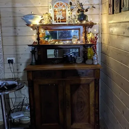 в горах, сауна в ціну помешкання наявність акумуляторів безперервного живлення Prázdninový dům